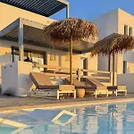 Villa The Nine Graces- Celine, Elegant House With Pool, Garden & Rooftop Kastraki (Naxos)