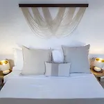 The Nine Graces- Celine, Elegant House With Pool, Garden & Rooftop Kastraki (Naxos)