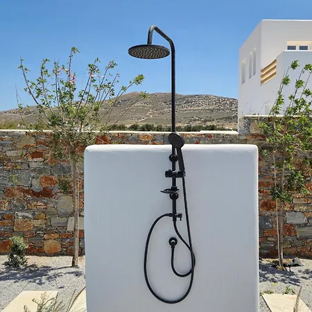 Villa The Nine Graces- Celine, Elegant House With Pool, Garden & Rooftop *