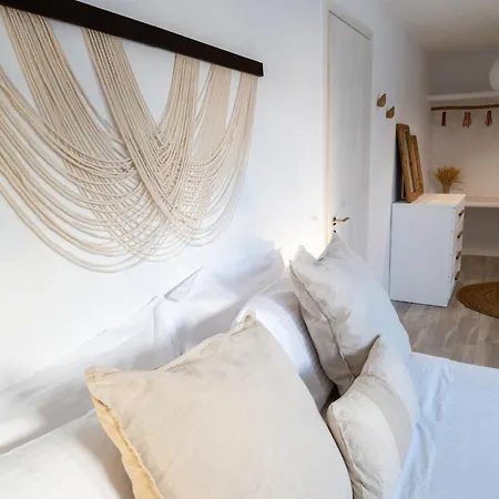 The Nine Graces- Celine, Elegant House With Pool, Garden & Rooftop Villa Kastrákion