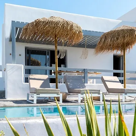 The Nine Graces- Celine, Elegant House With Pool, Garden & Rooftop Villa