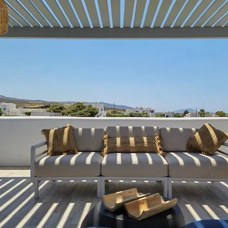 Villa The Nine Graces- Celine, Elegant House With Pool, Garden & Rooftop *