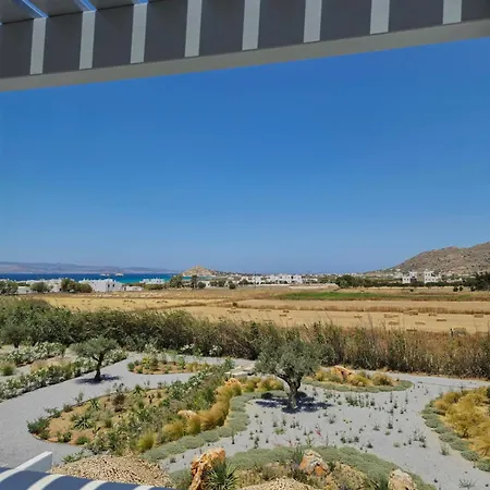 Villa The Nine Graces- Celine, Elegant House With Pool, Garden & Rooftop