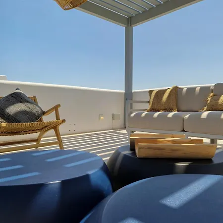 Villa The Nine Graces- Celine, Elegant House With Pool, Garden & Rooftop Kastrákion