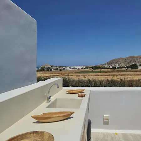 The Nine Graces- Celine, Elegant House With Pool, Garden & Rooftop Villa *