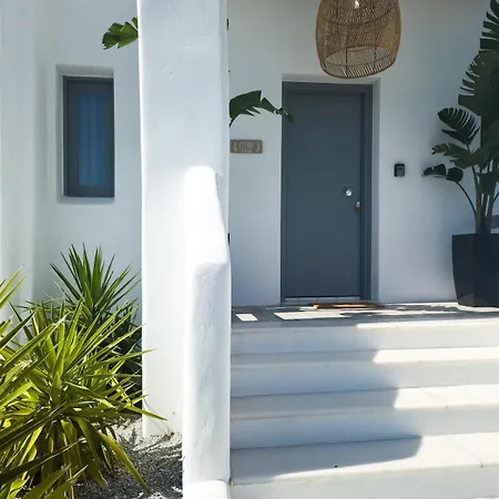 The Nine Graces- Celine, Elegant House With Pool, Garden & Rooftop Villa *