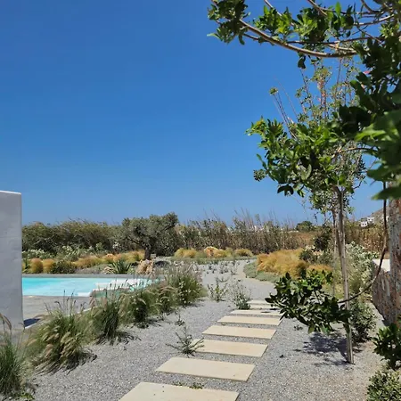 Villa The Nine Graces- Celine, Elegant House With Pool, Garden & Rooftop Kastrákion