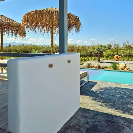 The Nine Graces- Celine, Elegant House With Pool, Garden & Rooftop *
