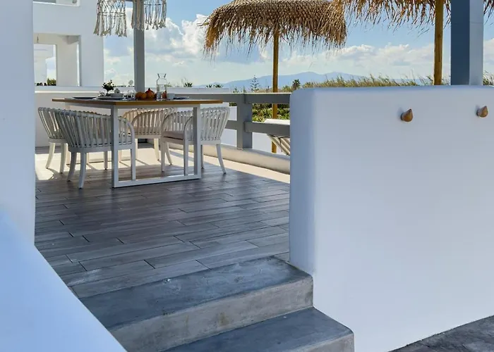 The Nine Graces- Celine, Elegant House With Pool, Garden & Rooftop Villa