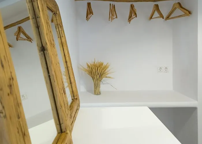 The Nine Graces- Celine, Elegant House With Pool, Garden & Rooftop *