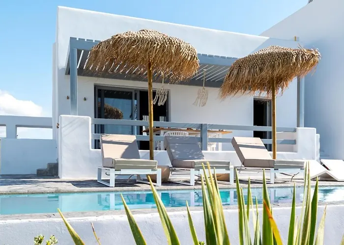 The Nine Graces- Celine, Elegant House With Pool, Garden & Rooftop Villa