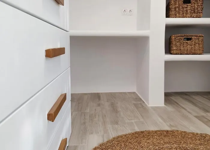 The Nine Graces- Celine, Elegant House With Pool, Garden & Rooftop Villa *