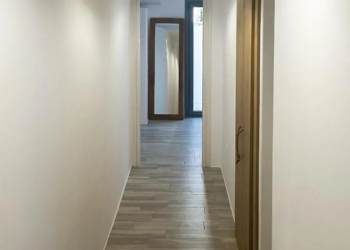 The Nine Graces- Celine, Elegant House With Pool, Garden & Rooftop *