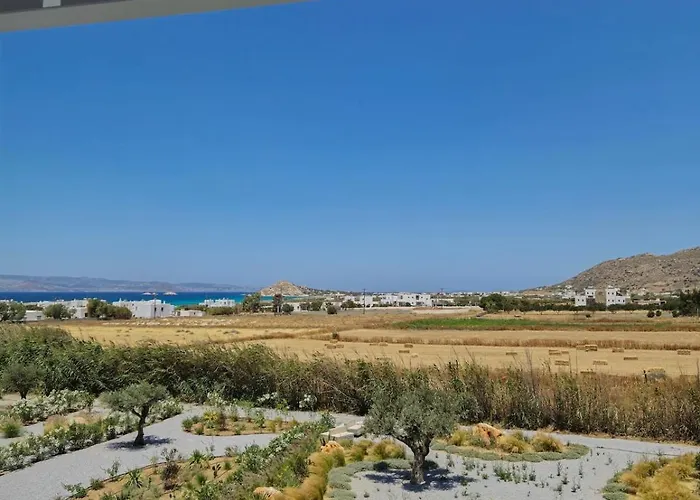 Villa The Nine Graces- Celine, Elegant House With Pool, Garden & Rooftop