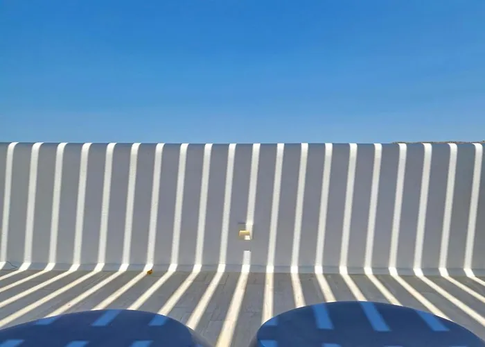 Villa The Nine Graces- Celine, Elegant House With Pool, Garden & Rooftop