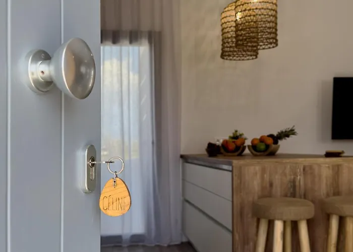 The Nine Graces- Celine, Elegant House With Pool, Garden & Rooftop Villa *