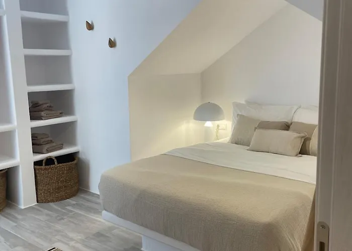 Villa The Nine Graces- Celine, Elegant House With Pool, Garden & Rooftop Kastraki (Naxos)