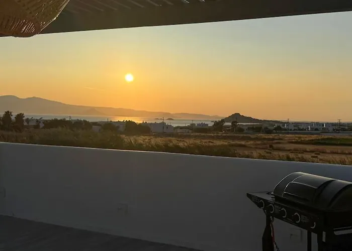 Villa The Nine Graces- Celine, Elegant House With Pool, Garden & Rooftop